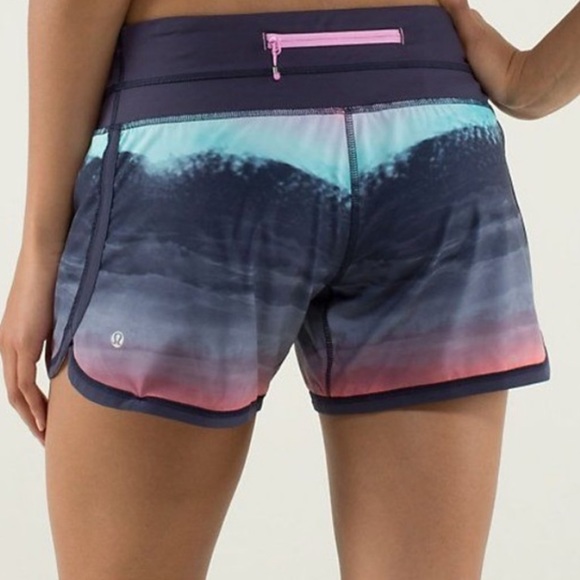 Lululemon Shorts-Size 8 - Picture 7 of 7